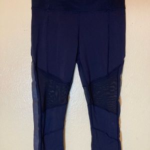 Size 4 Lululemon cropped leggings